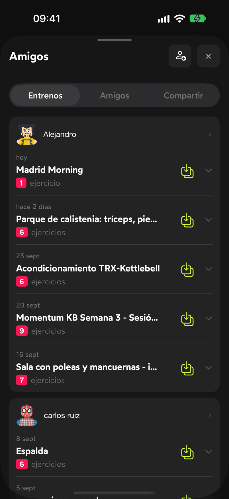 Pantalla Amigos de WeFit con las pestañas Entrenos, Amigos y Compartir y la lista de entrenos recientes de un amigo