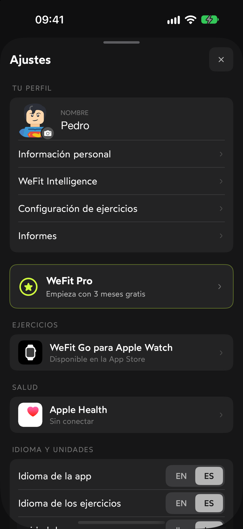 Pantalla Ajustes de WeFit con la fila WeFit Go para Apple Watch, disponible en la App Store