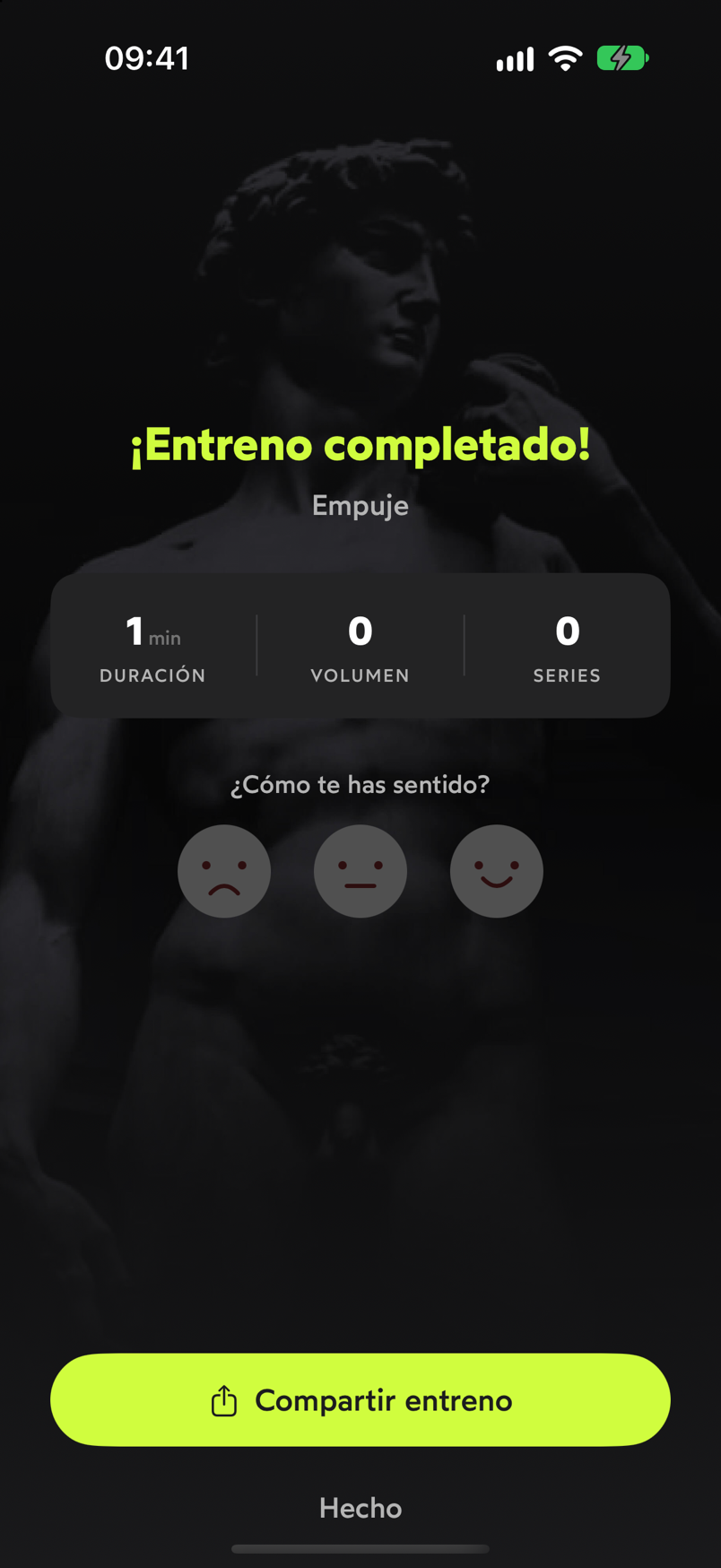 Resumen ¡Entreno completado! con duración, volumen y series, la pregunta ¿Cómo te has sentido? y el botón Compartir entreno